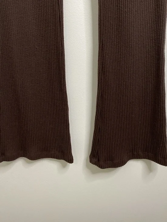ARITZIA The Group by Babaton Pants Ribbed Flare Brown Soft Size M Loungewear - Picture 4 of 13